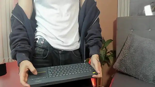 eren jeager online show from April 2026 01:51:01 AM