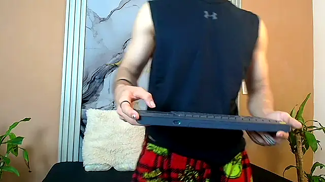 eren jeager online show from December 2025 06:26:01 AM