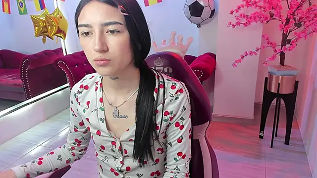 Emily andrews online show from July 2026 07:32:02 PM