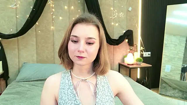 Janice Corona online show from May 2026 03:52:01 PM