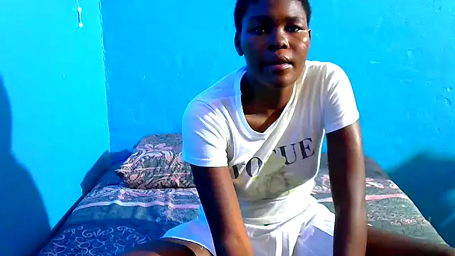 VirginPrincess06 online show from January 2026 02:32:02 PM