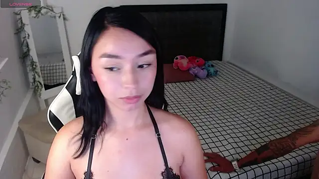 Ariel Laurentt online show from June 2026 04:18:01 AM