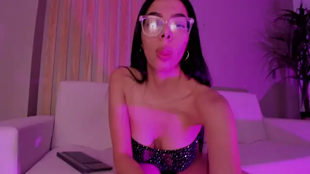 kinkyy   online show from November 2025 07:57:01 PM