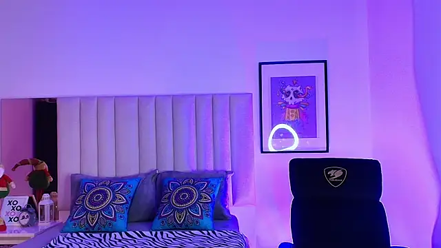 Snapshot of Mara_Wolf01 chatting on November 2025 07:47:01 PM Mara Wolf01 online show from November 2025 07:47:01 PM