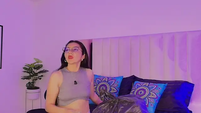 Snapshot of Mara_Wolf01 chatting on December 2025 08:36:02 PM Mara Wolf01 online show from December 2025 08:36:02 PM