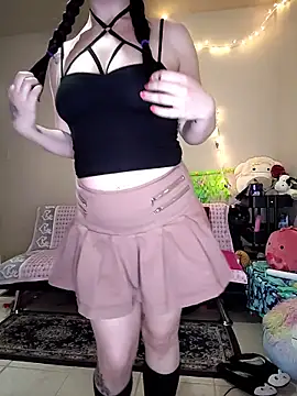 LaylaLucis online show from April 2026 10:39:02 PM