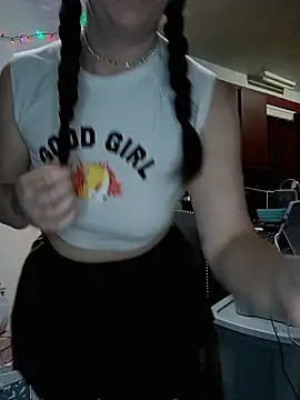 LaylaLucis online show from December 2025 01:41:02 AM