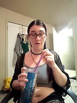 Snapshot of LaylaLucis chatting on July 2026 12:22:02 AM LaylaLucis online show from July 2026 12:22:02 AM
