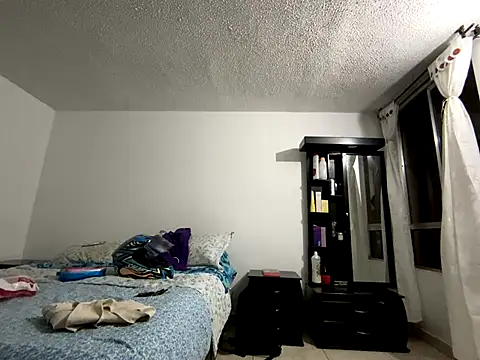 Snapshot of LyaRose chatting on November 2025 01:17:01 AM LyaRose online show from November 2025 01:17:01 AM