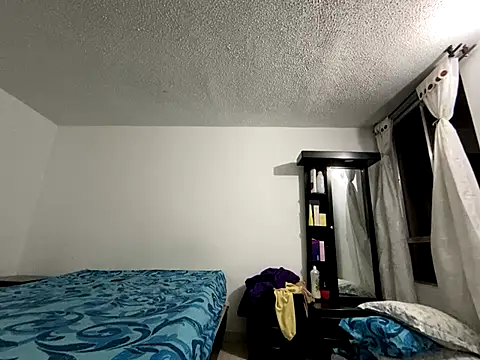 Snapshot of LyaRose chatting on November 2025 01:06:01 AM LyaRose online show from November 2025 01:06:01 AM