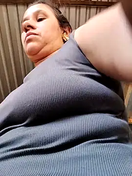 MIA-LARIOS online show from April 2026 04:02:01 PM