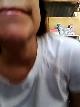 MIA-LARIOS online show from April 2026 03:21:01 PM