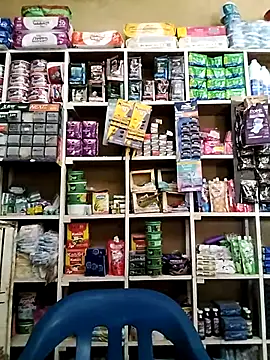 MIA-LARIOS online show from April 2026 03:27:01 PM
