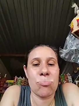 MIA-LARIOS online show from June 2026 09:47:01 PM