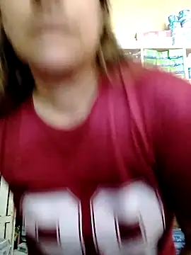 MIA-LARIOS online show from April 2026 03:38:02 PM