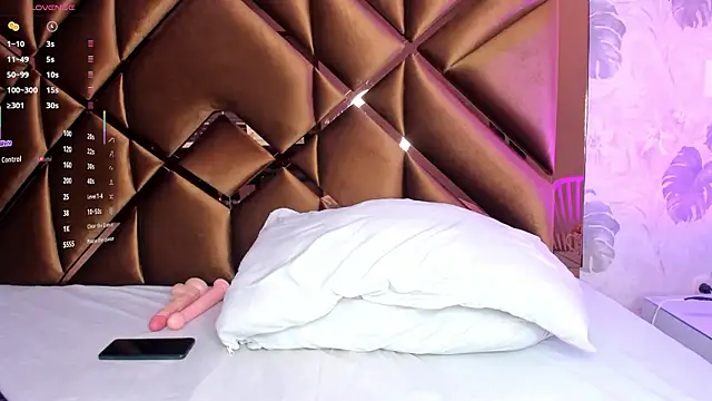 Alexa-Lynx online show from February 2026 06:02:01 AM