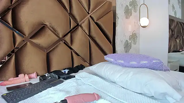 Alexa-Lynx online show from April 2026 05:12:01 AM