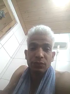 Gzinho69ik online show from December 2025 06:23:01 PM