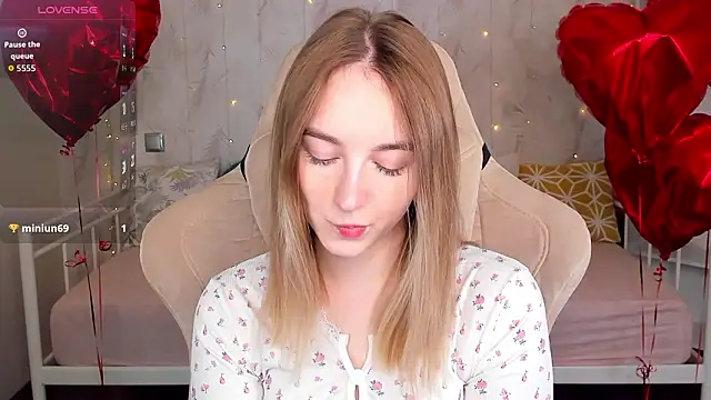 Shy Polly online show from February 2026 12:11:01 AM