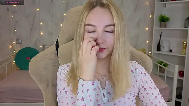 Shy Polly online show from July 2026 12:08:01 AM