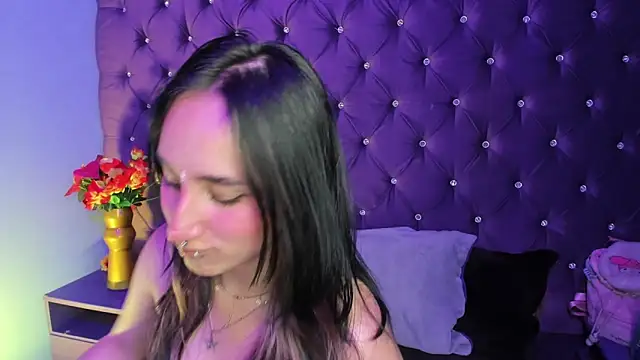 CharlotteStuart online show from April 2026 03:41:01 AM