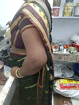 Desicouple1706 online show from December 2025 01:48:02 PM