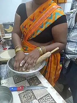 Desicouple1706 online show from December 2025 02:30:01 PM