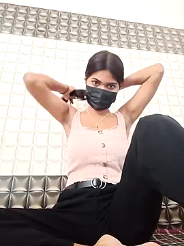 Lovely--girl online show from May 2026 06:09:01 AM