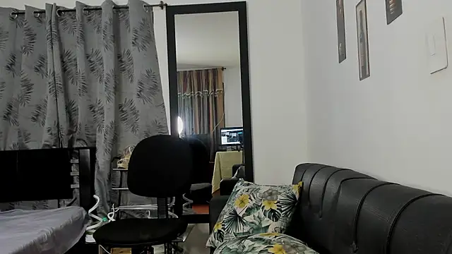 Violeta Gracee online show from March 2026 11:52:01 PM