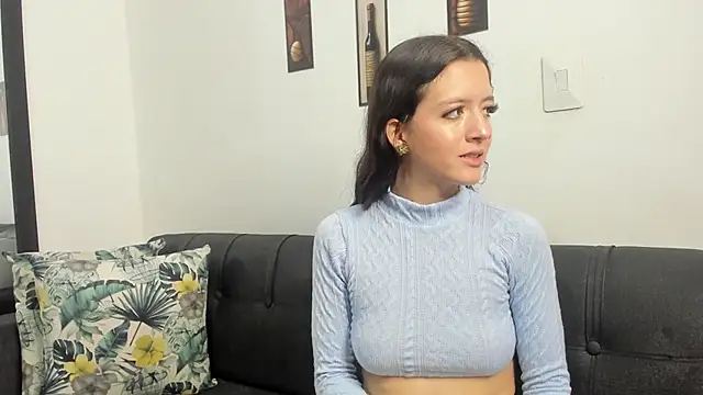 Snapshot of Violeta_Gracee chatting on November 2025 10:43:02 PM Violeta Gracee online show from November 2025 10:43:02 PM