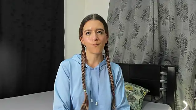 Violeta Gracee online show from March 2026 02:24:01 AM