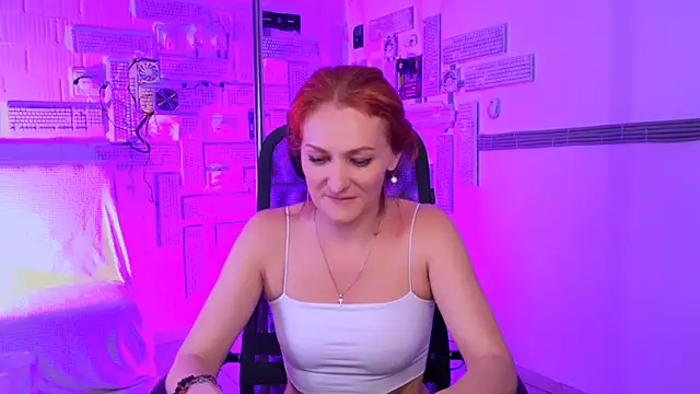 Snapshot of DianaTorrens chatting on November 2025 09:20:01 AM DianaTorrens online show from November 2025 09:20:01 AM