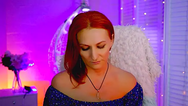 DianaTorrens online show from December 2025 09:52:01 AM