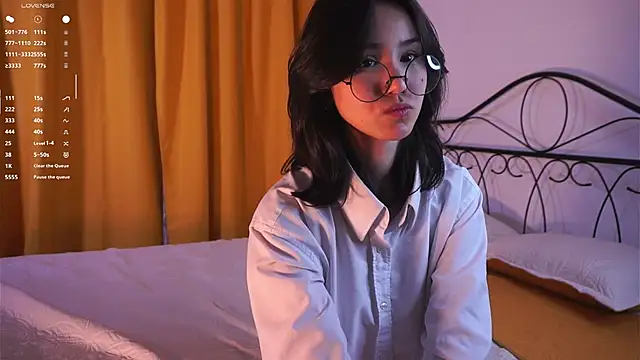 Snapshot of StaciaBratz chatting on November 2025 07:02:02 PM StaciaBratz online show from November 2025 07:02:02 PM