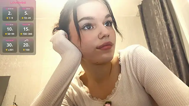 StacieGregoreski online show from November 2025 03:01:01 PM