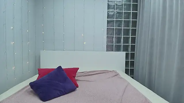 Brightly Heizer online show from June 2026 12:27:01 AM