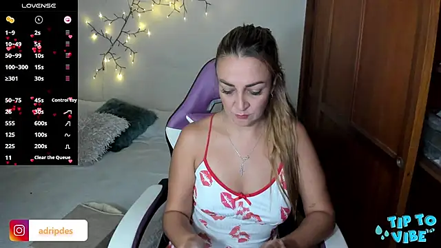 Snapshot of smoker_milf chatting on November 2025 01:11:01 PM smoker milf online show from November 2025 01:11:01 PM