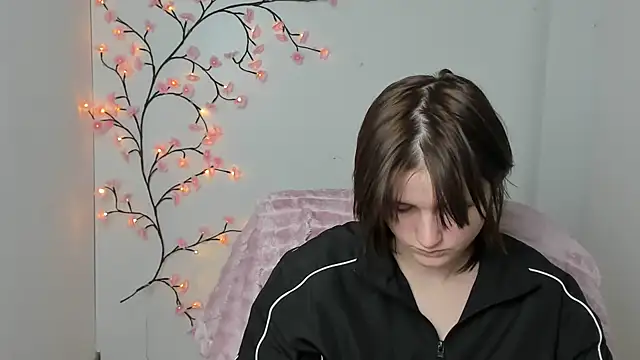 Alice Wonderme online show from January 2026 12:31:01 PM