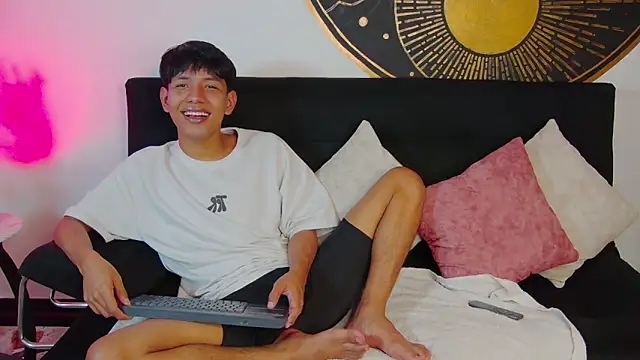 Snapshot of Liam_Sinclair chatting on February 2026 08:39:01 PM Liam Sinclair online show from February 2026 08:39:01 PM