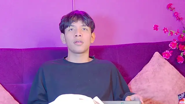 Snapshot of Liam_Sinclair chatting on February 2026 07:55:02 PM Liam Sinclair online show from February 2026 07:55:02 PM