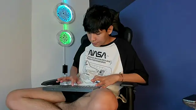 Liam Sinclair online show from January 2026 08:04:01 PM