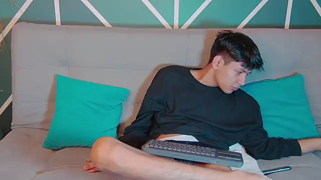 Liam Sinclair online show from December 2025 01:02:02 PM