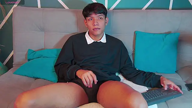 Liam Sinclair online show from December 2025 12:53:02 PM