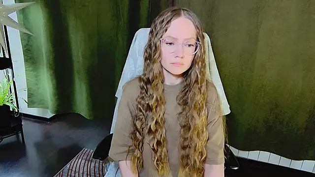 Snapshot of G0LDI chatting on February 2026 10:00:01 AM G0LDI online show from February 2026 10:00:01 AM