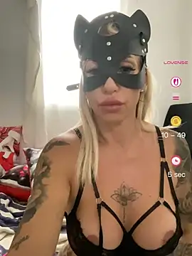 Snapshot of ledysex69 chatting on May 2026 01:05:02 PM ledysex69 online show from May 2026 01:05:02 PM