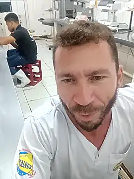 Snapshot of RobertoLuiz84 chatting on April 2026 08:57:02 PM RobertoLuiz84 online show from April 2026 08:57:02 PM