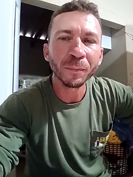 RobertoLuiz84 online show from February 2026 05:00:02 PM