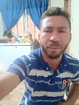 Snapshot of RobertoLuiz84 chatting on May 2026 06:00:02 PM RobertoLuiz84 online show from May 2026 06:00:02 PM