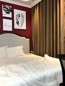 Queen-of-Love online show from November 2025 09:57:02 PM