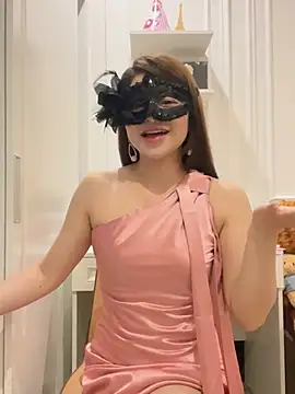 Queen-of-Love online show from April 2026 11:50:01 AM